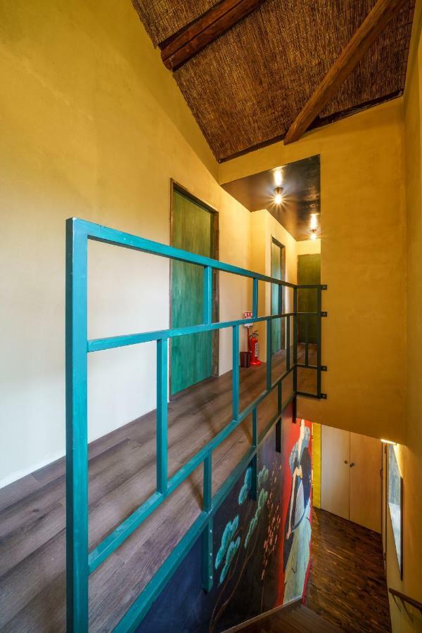 Mad Cat & Bar Albergue
